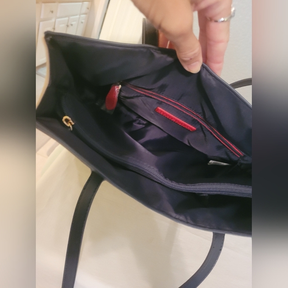 Tommy Hilfiger Tote - Picture 13 of 16